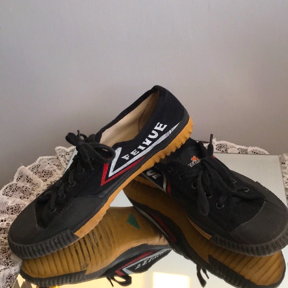 Feiyue Unisex Black Canvas Sneakers Tiger Claw 40
